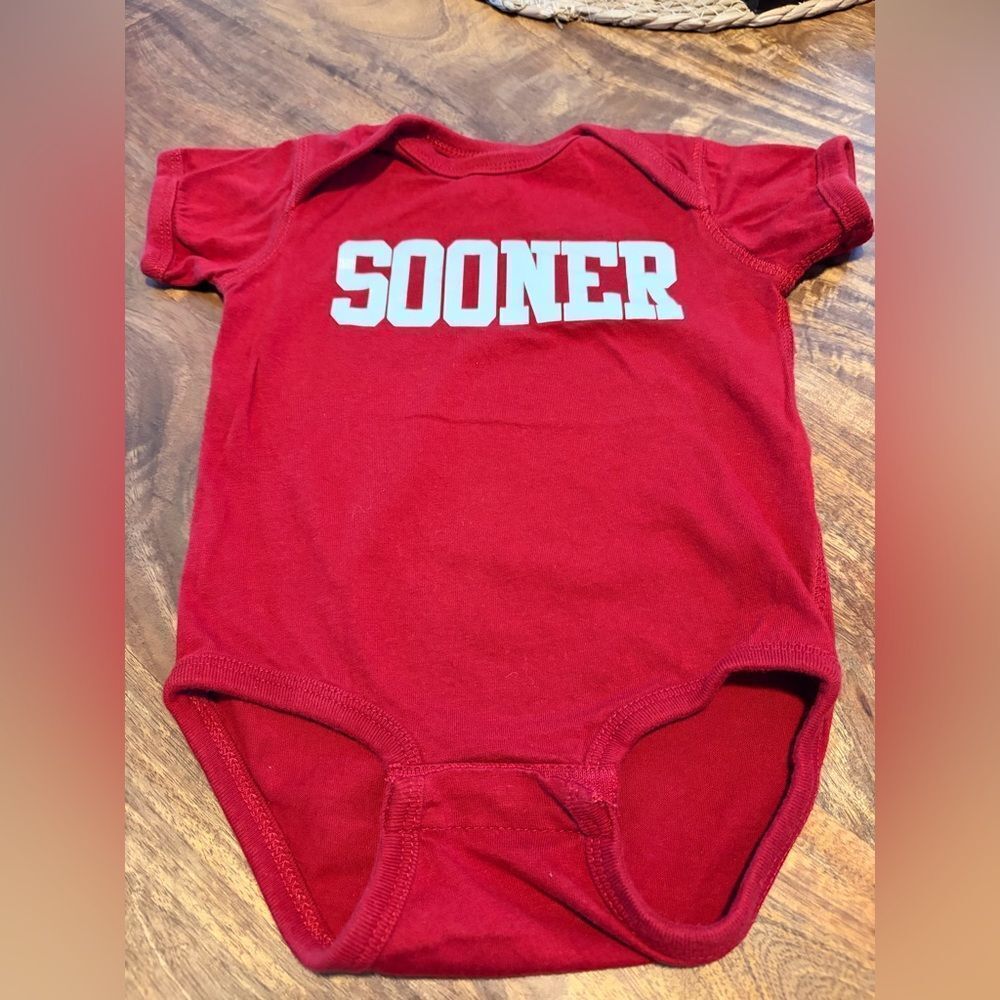Rabbit Skins baby Sooner onesie 12 months